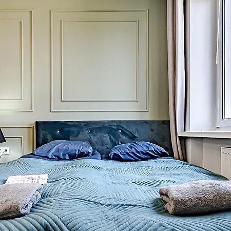 Inside Wola & Business * ワルシャワ