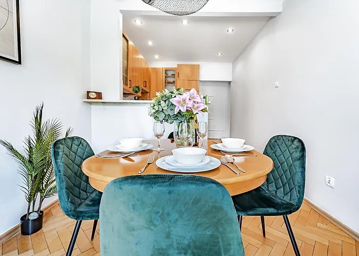 Apartment Inside Wola & Business