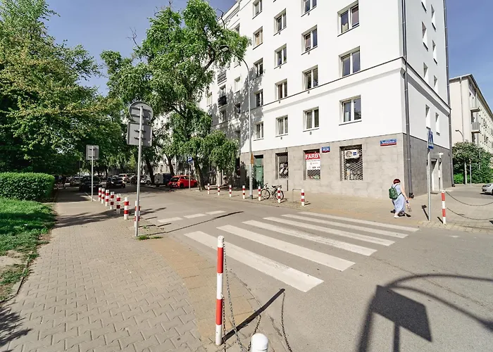 Inside Wola & Business