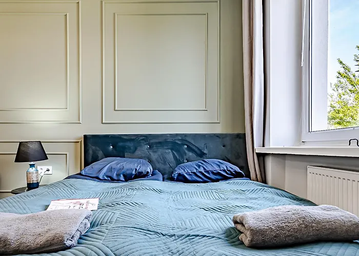 Inside Wola & Business * Warschau